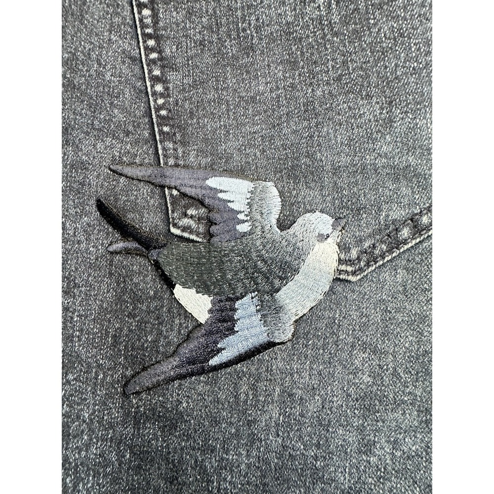 G By Giuliana Size 16 Straight Cut Blue Denim Jeans With 2 embroidered Bird..